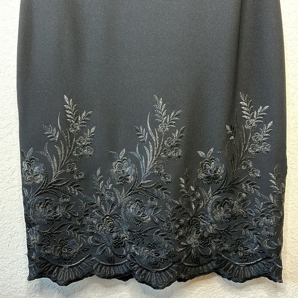 Betsy Johnson Embroidered Scalloped Hem Black Dress Size 4 - Picture 6 of 16